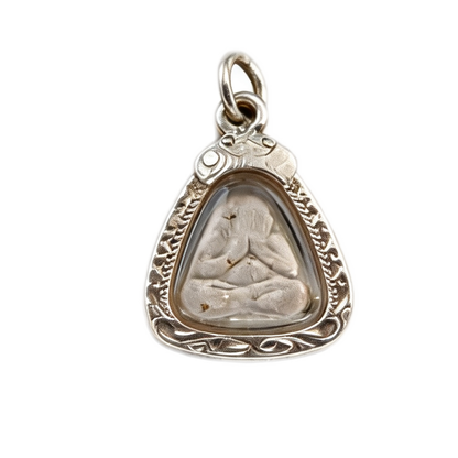 Thailändisches Phra Pidta Amulett mit verhülltem Buddha (Mini-Silberrahmen), thailändischer Volksanhänger, heiliger Glücksbringer