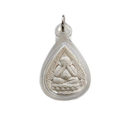 Amulette thaïlandaise Phra Pidta (Bouddha aux mains sur le visage), pendentif traditionnel thaï en acrylique en forme de goutte avec pierre blanche, talisman sacré porte-bonheur