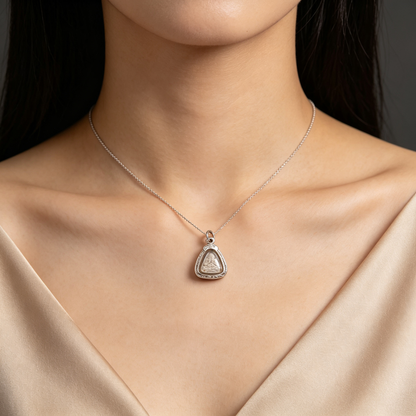 Thailändisches Phra Pidta Amulett mit verhülltem Buddha (Mini-Silberrahmen), thailändischer Volksanhänger, heiliger Glücksbringer