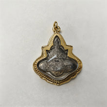 Thailändisches Phra-Rahu-Amulett (kleiner Goldrahmen), thailändischer Volksanhänger, heiliger Glücksbringer