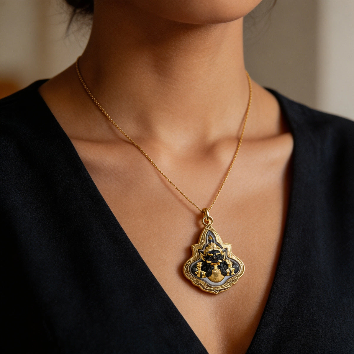 Amulette thaïlandaise Phra Rahu (petit cadre doré), pendentif folklorique thaï, talisman sacré porte-bonheur