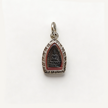 Thailändisches Phra Rod Antikes Buddha-Amulett (kleiner Silberrahmen), thailändischer Folk-Anhänger, heiliger Talisman für Glücksbringer
