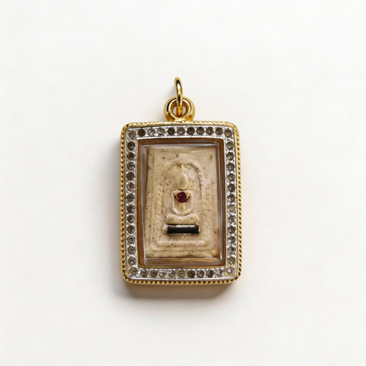 Thai Somdej Buddha-Amulett (Phra Somdej, quadratischer Stein mit Goldrahmen), thailändischer Volksanhänger, heiliger Glücksbringer